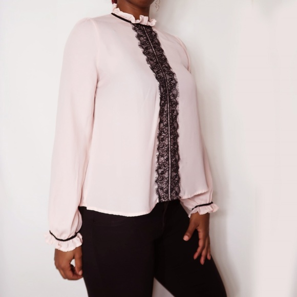 SOLD | A'gaci Blush blouse with  black lace accent - Picture 2 of 8
